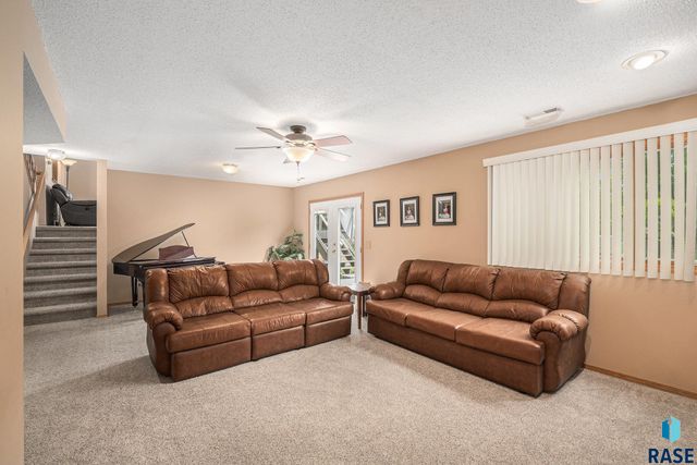 6728 W Westminster Dr Drive, Sioux Falls, SD 57106