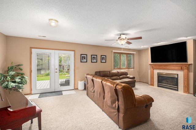 6728 W Westminster Dr Drive, Sioux Falls, SD 57106