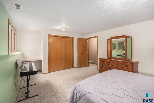 6728 W Westminster Dr Drive, Sioux Falls, SD 57106