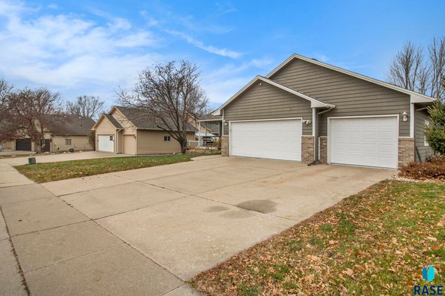 6728 W Westminster Dr Drive, Sioux Falls, SD 57106