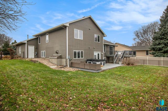 6728 W Westminster Dr Drive, Sioux Falls, SD 57106