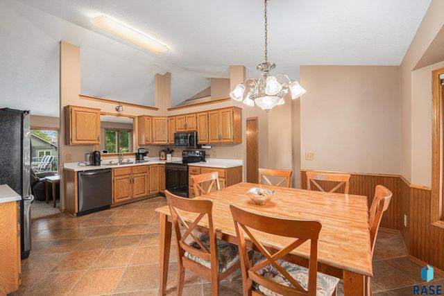 6728 W Westminster Dr Drive, Sioux Falls, SD 57106