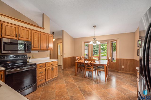 6728 W Westminster Dr Drive, Sioux Falls, SD 57106