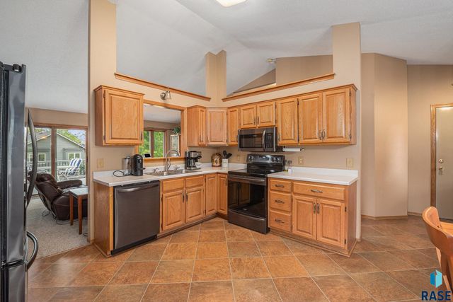 6728 W Westminster Dr Drive, Sioux Falls, SD 57106