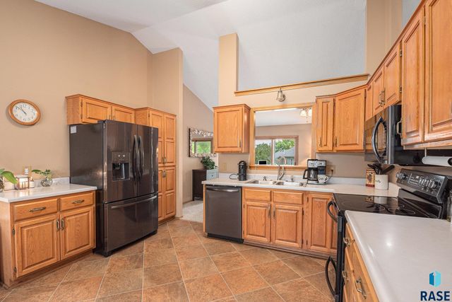 6728 W Westminster Dr Drive, Sioux Falls, SD 57106