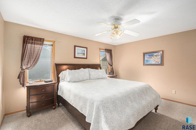 6728 W Westminster Dr Drive, Sioux Falls, SD 57106