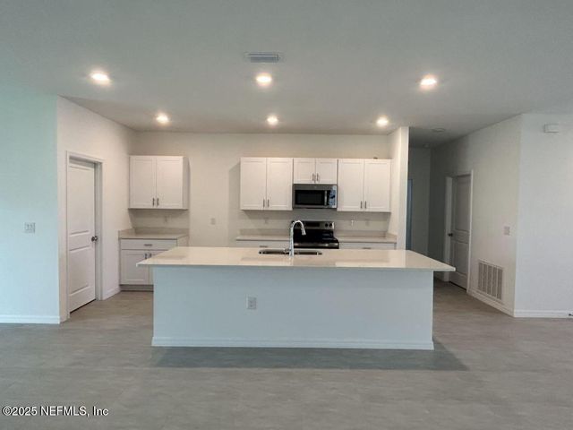 8125 ARCHIBALD Terrace, Jacksonville, FL 32219