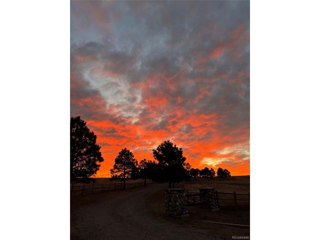 74 Rocky Cliff Rd, Elizabeth, CO 80107