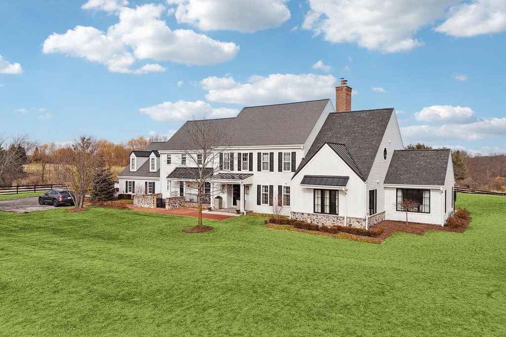 13700 N Riverland ROAD, Mequon, WI 53097