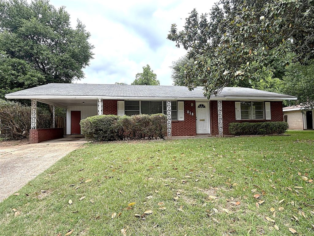 818 Martha Lane, Shreveport, LA 71104