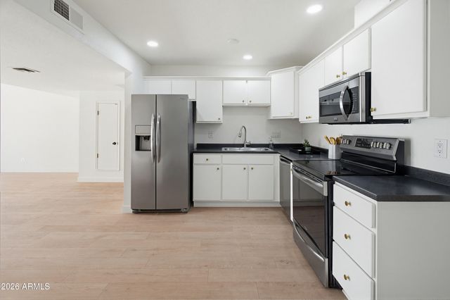 4919 E Edgemont Avenue, Phoenix, AZ 85008