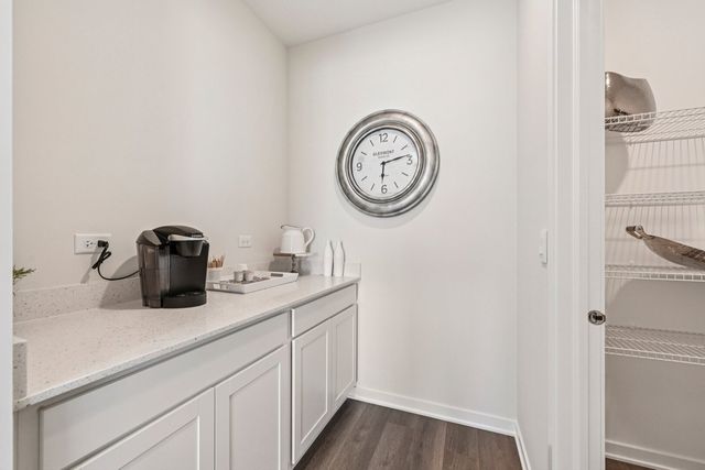 1456 Vintage Drive, Oswego, IL 60543