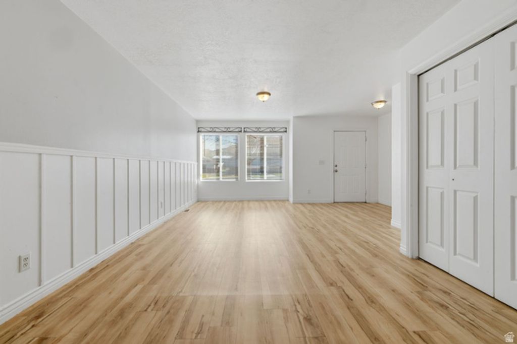 Image 5 of property listing at 977 E 100 S, Payson, UT 84651