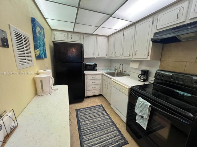 108 Bravado Ln 8, Palm Beach Shores, FL 33404