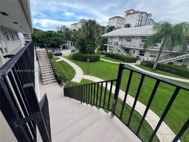 108 Bravado Ln 8, Palm Beach Shores, FL 33404