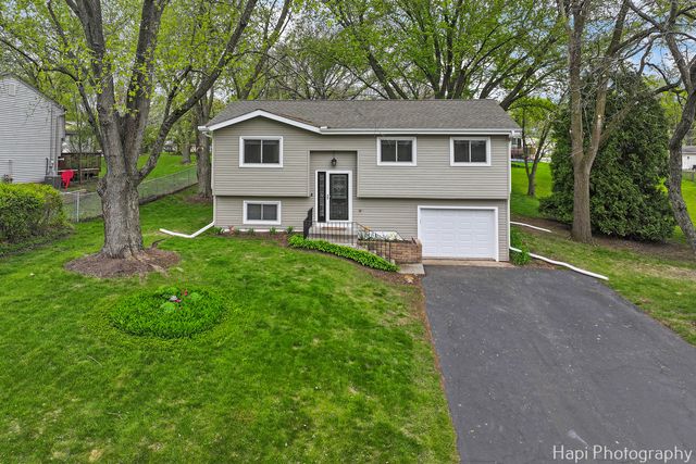 1113 Rolling Lane Road, Johnsburg, IL 60051