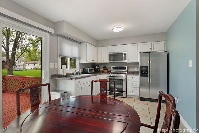 1113 Rolling Lane Road, Johnsburg, IL 60051