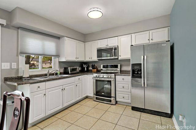 1113 Rolling Lane Road, Johnsburg, IL 60051