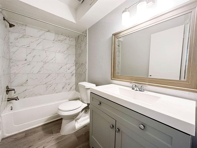 5124 CONROY ROAD 12, Orlando, FL 32811