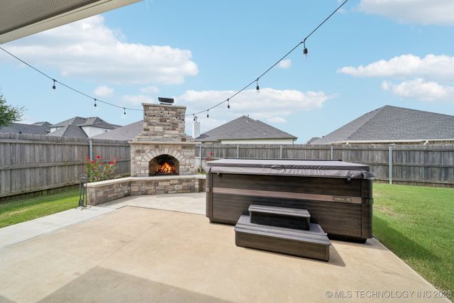 13006 S Ash Street W, Jenks, OK 74037