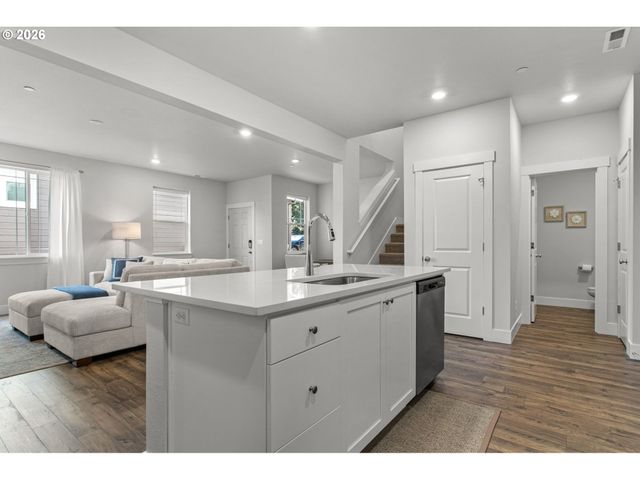 16815 Sw COLORADO Ln, Portland, OR 97224