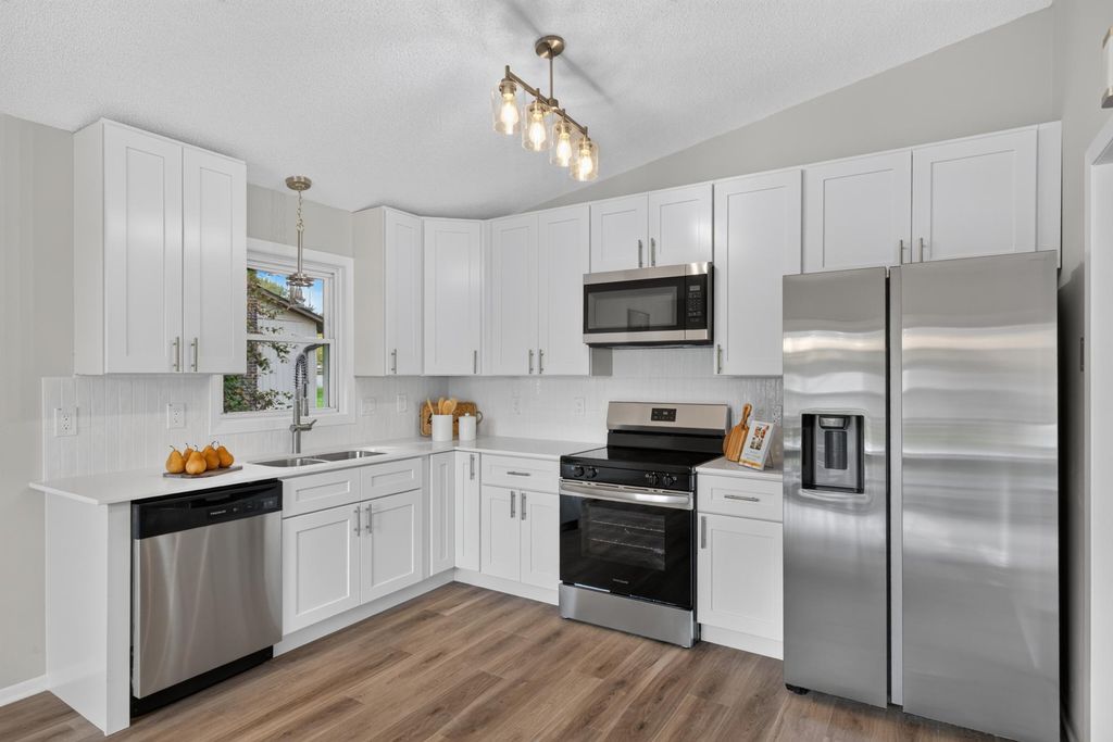 10605 Union Terrace Way N, Plymouth, MN 55441 — photo 4