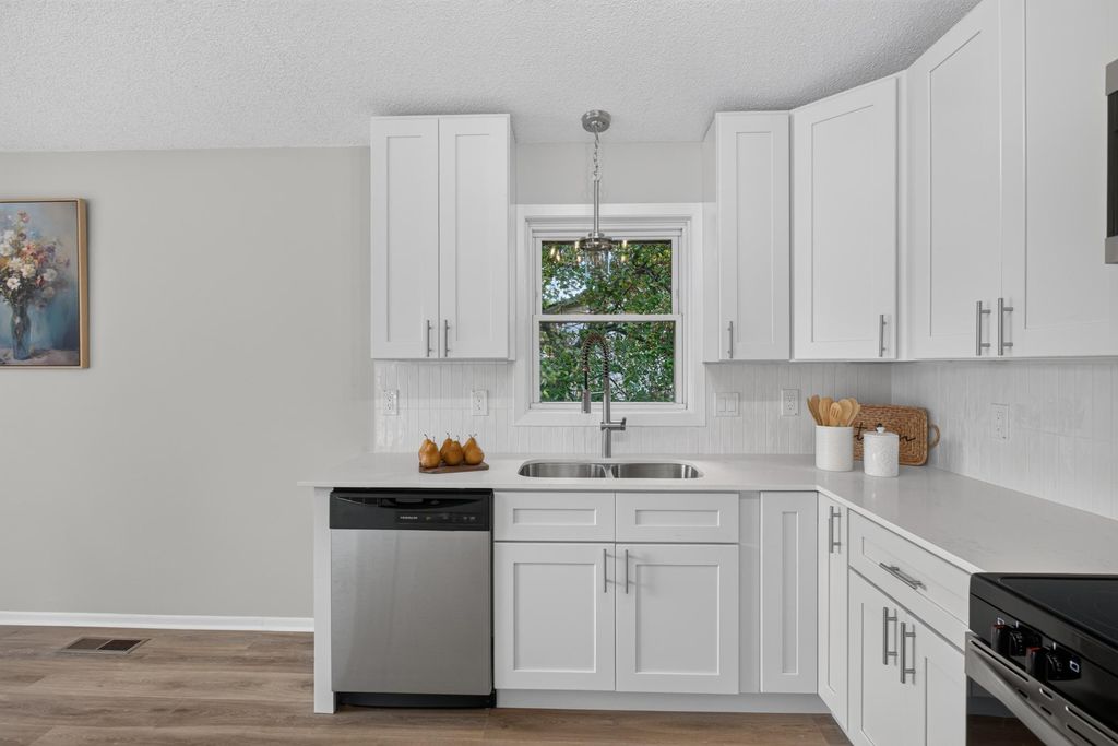 10605 Union Terrace Way N, Plymouth, MN 55441 — photo 5