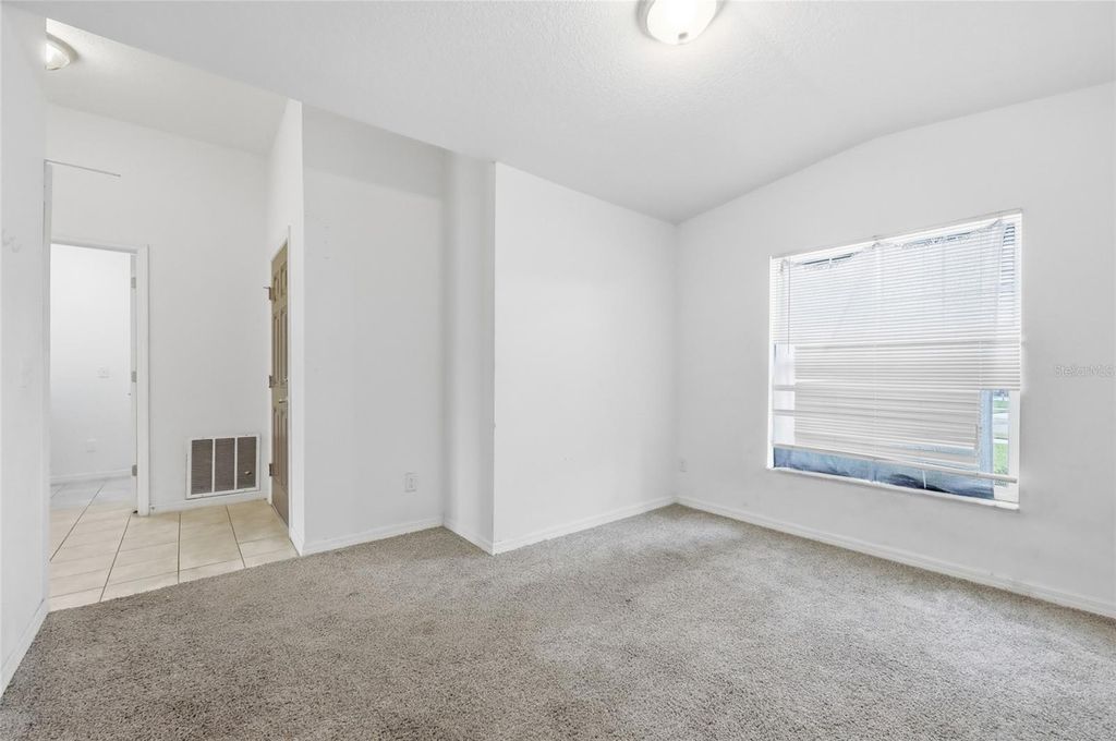 Image 9 of property listing at 3640 GRUBBS STREET, Mount Dora, FL 32757