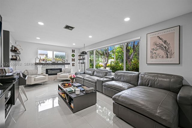 9359 Dominican Dr, Cutler Bay, FL 33189