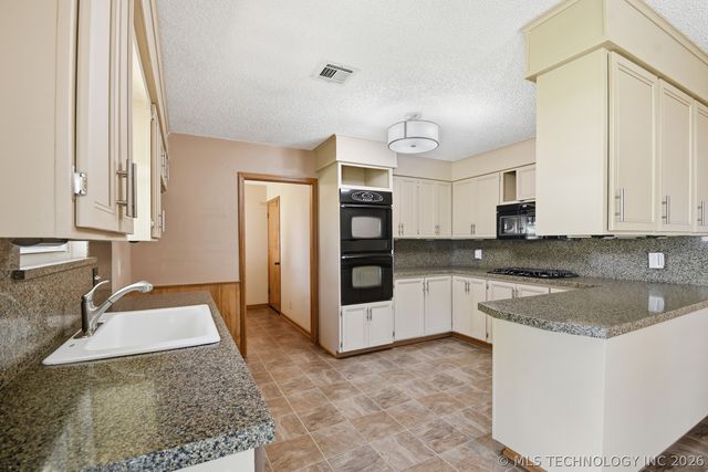 401 Moore Lane, Dewey, OK 74029