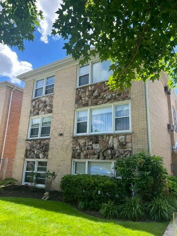 7640 Wilcox Street 2R, Forest Park, IL 60130