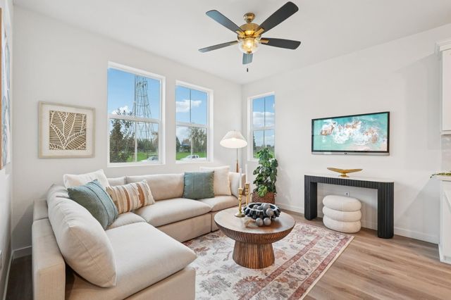 6419 Jacinto Ave, Sacramento, CA 95823