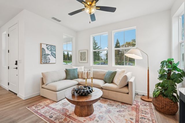 6419 Jacinto Ave, Sacramento, CA 95823