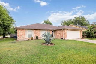 16626 Quail Run Drive, Houston, TX 77489
