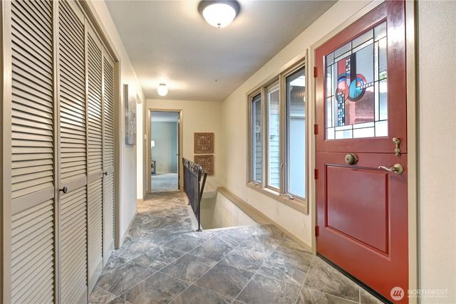 9425 NE 181st Lane, Bothell, WA 98011