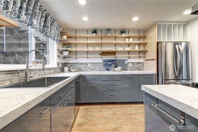 9425 NE 181st Lane, Bothell, WA 98011