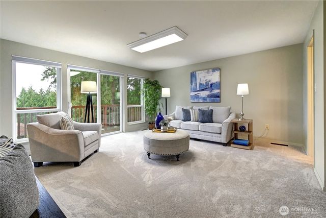 9425 NE 181st Lane, Bothell, WA 98011