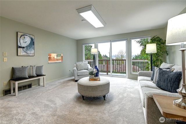 9425 NE 181st Lane, Bothell, WA 98011