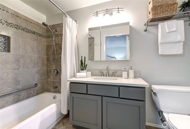 9425 NE 181st Lane, Bothell, WA 98011