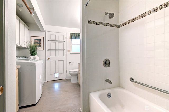 9425 NE 181st Lane, Bothell, WA 98011