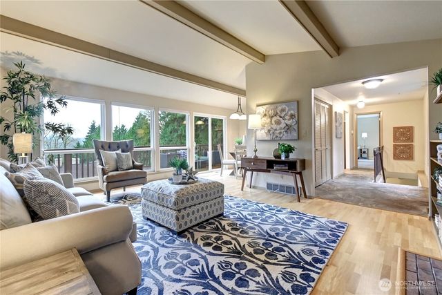 9425 NE 181st Lane, Bothell, WA 98011