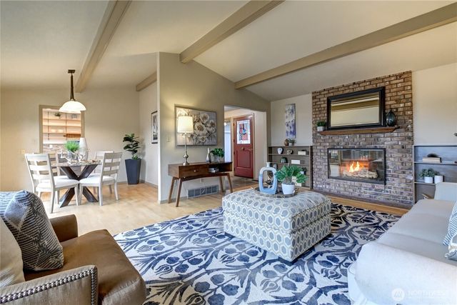 9425 NE 181st Lane, Bothell, WA 98011