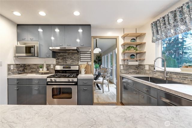 9425 NE 181st Lane, Bothell, WA 98011