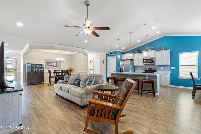 925 Harwick Court SW, Ocean Isle Beach, NC 28469