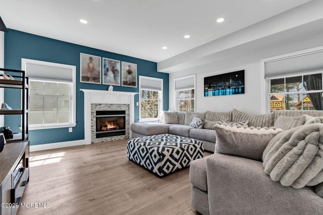 10 Brittany Drive, Bayville, NJ 08721