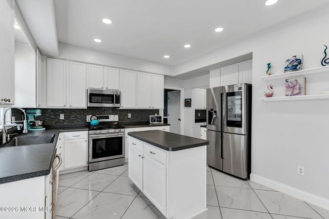 10 Brittany Drive, Bayville, NJ 08721