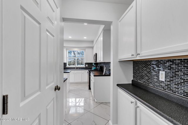 10 Brittany Drive, Bayville, NJ 08721