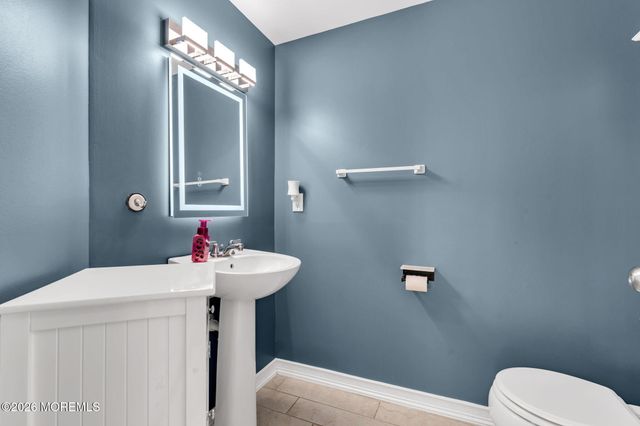 10 Brittany Drive, Bayville, NJ 08721