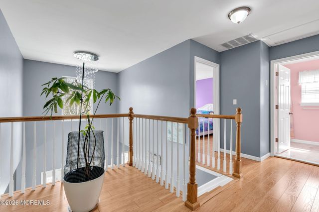 10 Brittany Drive, Bayville, NJ 08721