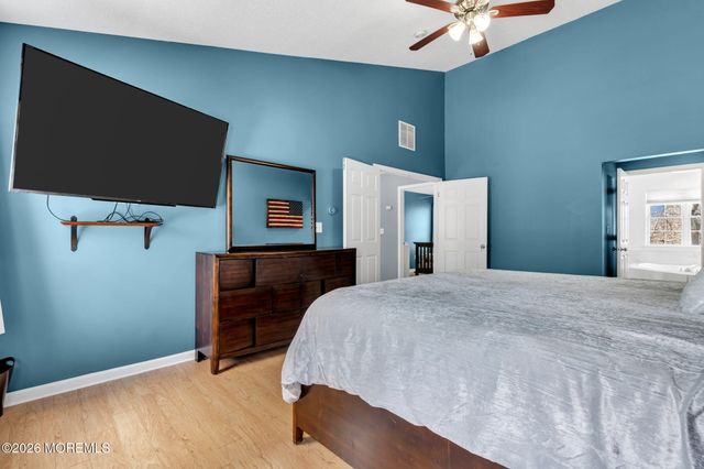 10 Brittany Drive, Bayville, NJ 08721